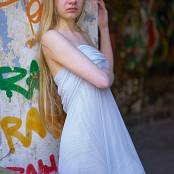 8H01 Lexie Set 004 050