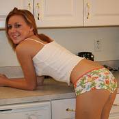 Amber Kelly In The Kitchen 065