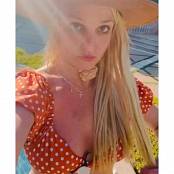 Britney Spears Social Media Video 009.mp4 snapshot 00.00 [2025.07.17 23.43.22]