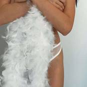 KatyaS OnlyFans Feather Boa Video.mp4 snapshot 00.33 [2025.07.22 04.34.00]
