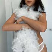 KatyaS OnlyFans Feather Boa Video.mp4 snapshot 00.52 [2025.07.22 04.34.00]
