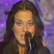 Spice Girls Too Much Live at Les Annes Tubes 1997 Video 180725.mp4 snapshot 02.57 [2025.07.22 15.03.13]