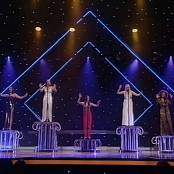 Spice Girls Too Much Who Do You Think You Are Live at The Royal Variety Performance 1997 Video 180725.mp4 snapshot 02.07 [2025.07.24 08.36.31]