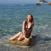 Girls Hunters of Beauty Wild Coast 4K UHD Video 002 150825.mp4 snapshot 00.56 [2025.08.15 21.35.03]