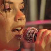 Spice Girls Viva Forever Live at TOTP 31.07.1998 Video 120825.mp4 snapshot 02.07 [2025.08.18 11.20.09]