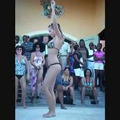 Sexy Girl Dances For an Audience Video 230825.mp4 snapshot 00.27 [2025.08.23 15.15.36]