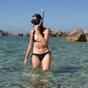 Girls Hunters of Beauty Wild Coast 4K UHD Video 003 250925.mp4 snapshot 04.11 [2025.09.25 09.06.36]
