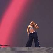 Tate McRae Live BBC Radio 1s Big Weekend 2025 Liverpool 1080p Video 021025.mp4 snapshot 18.18 [2025.10.03 18.37.59]