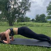 Angel Poli 5 Minute Ab Workout I Video 301125.mp4 snapshot 03.27.407