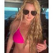 Britney Spears 2025 12 08  1997906291952423038 y3MaYY0d3zsGKzkA Video.mp4 snapshot 00.00.183