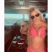 Britney Spears 2025 12 09  1998235398666101108 fr4eoasgrOj8Nonv Video.mp4 snapshot 00.05.826