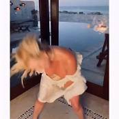 Britney Spears 2026 01 16  2012039197553803458 BEdoHWQ3eURcrOPs Video.mp4 snapshot 00.02.207