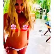 Britney Spears 2026 02 05  2019290993607287000 AhxXszmTDZjPyN8A Video.mp4 snapshot 00.33.931