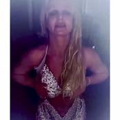 Britney Spears 2026 02 23  2025817702145601609 lNaQJZJ3T3xQOEGE Video.mp4 snapshot 00.00.491