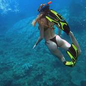 Girls Hunters of Beauty Island 014 Dive C0026.00 04 32 24.Still213