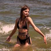 Cinderella Story Mia Beach 003 950367836394500096