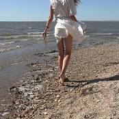 Girls Hunters of Beauty Red White Wind Picture Set & Video 001