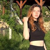 Girls Hunters of Beauty In The Grass Picture Set & Video