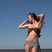 Girls Hunters of Beauty On The Shore 002 C0177.00 06 04 01.Still008