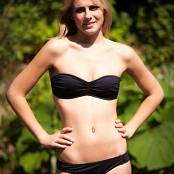 TeenMarvel Lili River Bank Picture Set